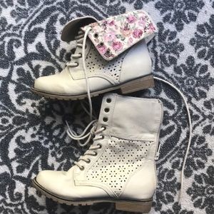 Cute Lace Up Boots‎